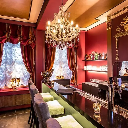 Ξενοδοχείο Luxury Boutique De Castillion 4*