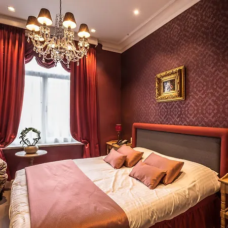 Luxury Boutique De Castillion Hotel 4*
