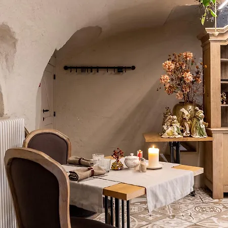 Luxury Boutique De Castillion